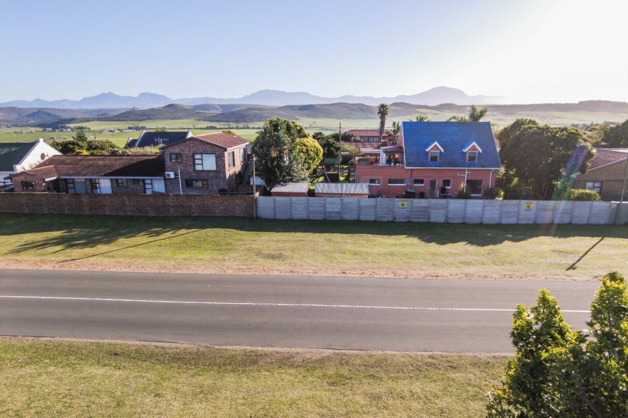 6 Bedroom Property for Sale in Fraaiuitsig Western Cape